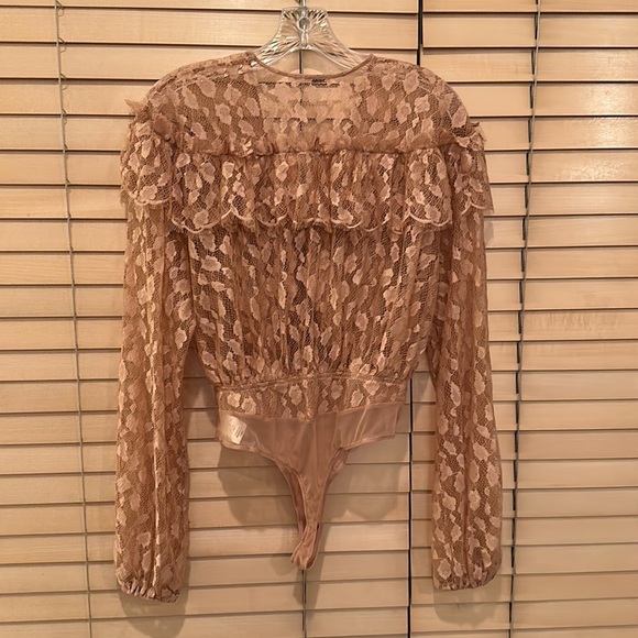 House of CB Veronica Lace Frill Blush Bodysuit - Picture 7 of 8